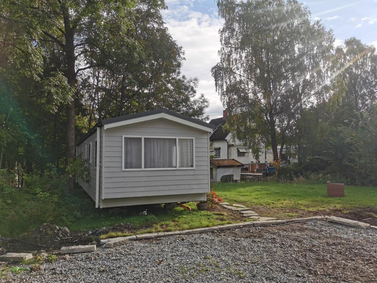 Garden Guest House Hovik Bagian luar foto